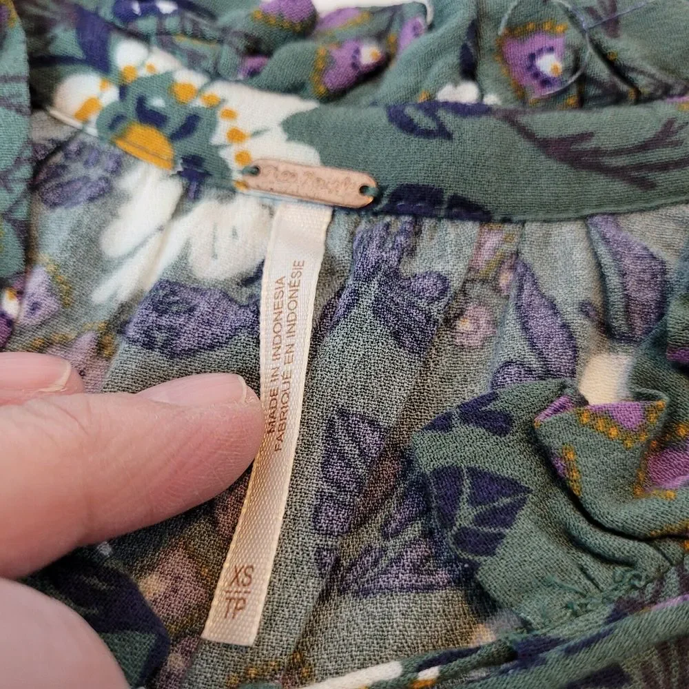 Free People, Boho Green Floral Blouse,‎ XS (oversized)